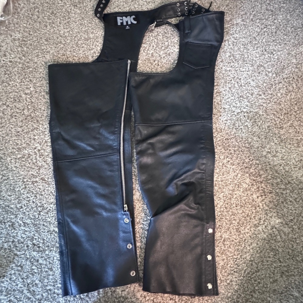 FMC Women's Medium Leather Chaps Black Motorcycle Snap Riding